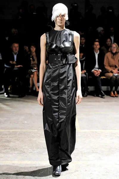 Look 14